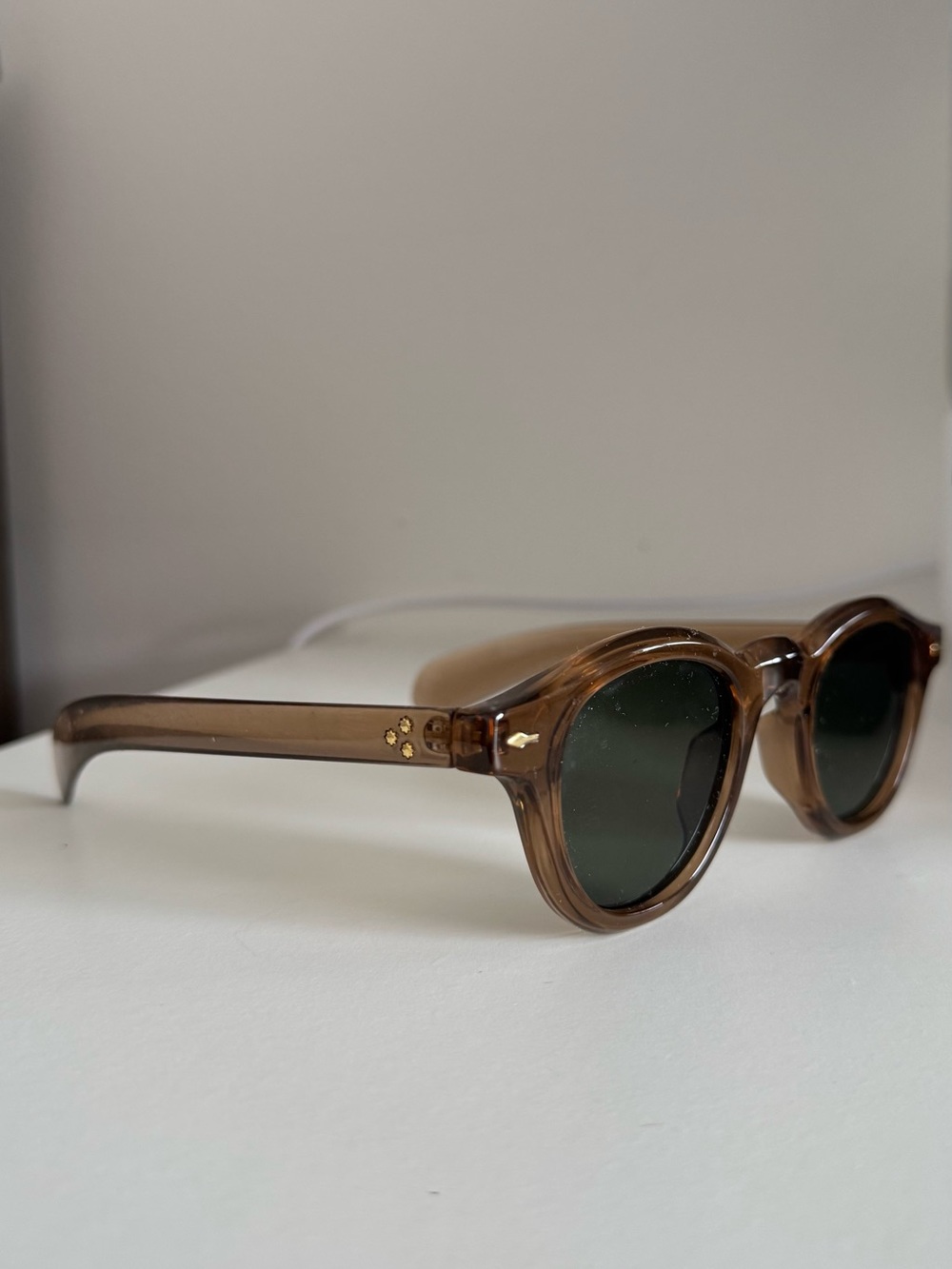 Classic Round Sunglasses in Brown, Gray, and Blue - Unbranded - Picture 6 of 9